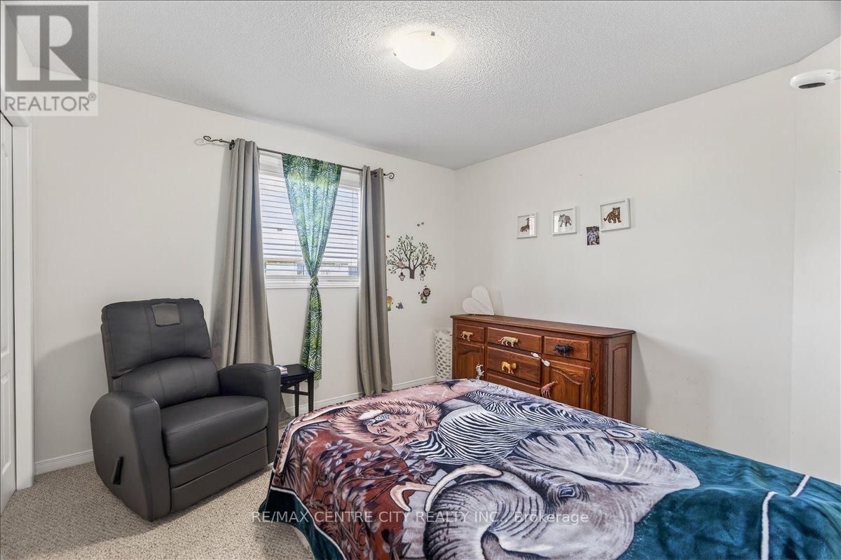 71 MIDDLESEX DRIVE Image 16