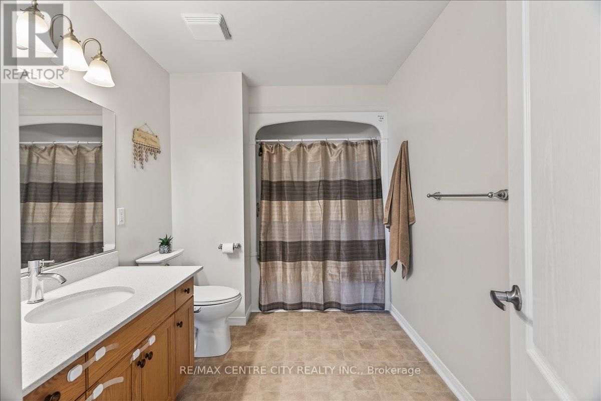 71 MIDDLESEX DRIVE Image 17