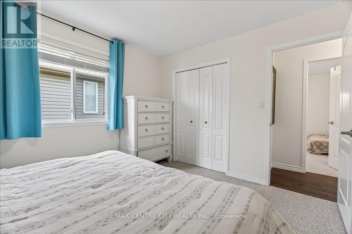 71 MIDDLESEX DRIVE Image 19