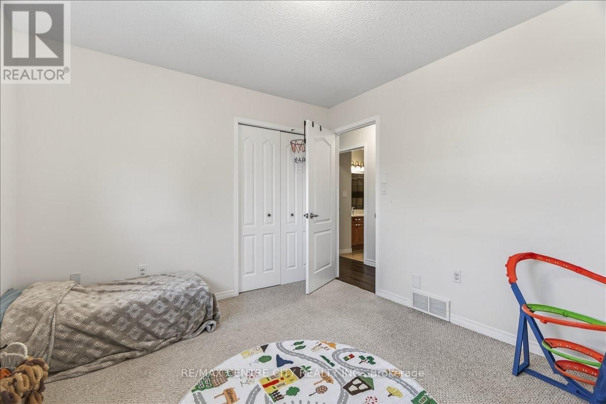 71 MIDDLESEX DRIVE Image 21