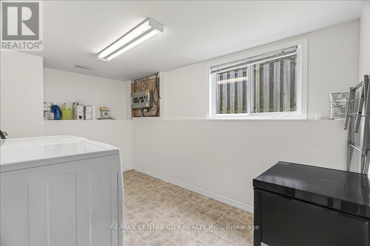 71 MIDDLESEX DRIVE Image 35