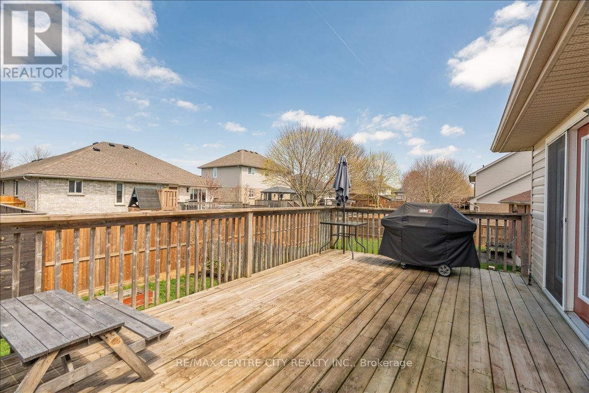 71 MIDDLESEX DRIVE Image 40