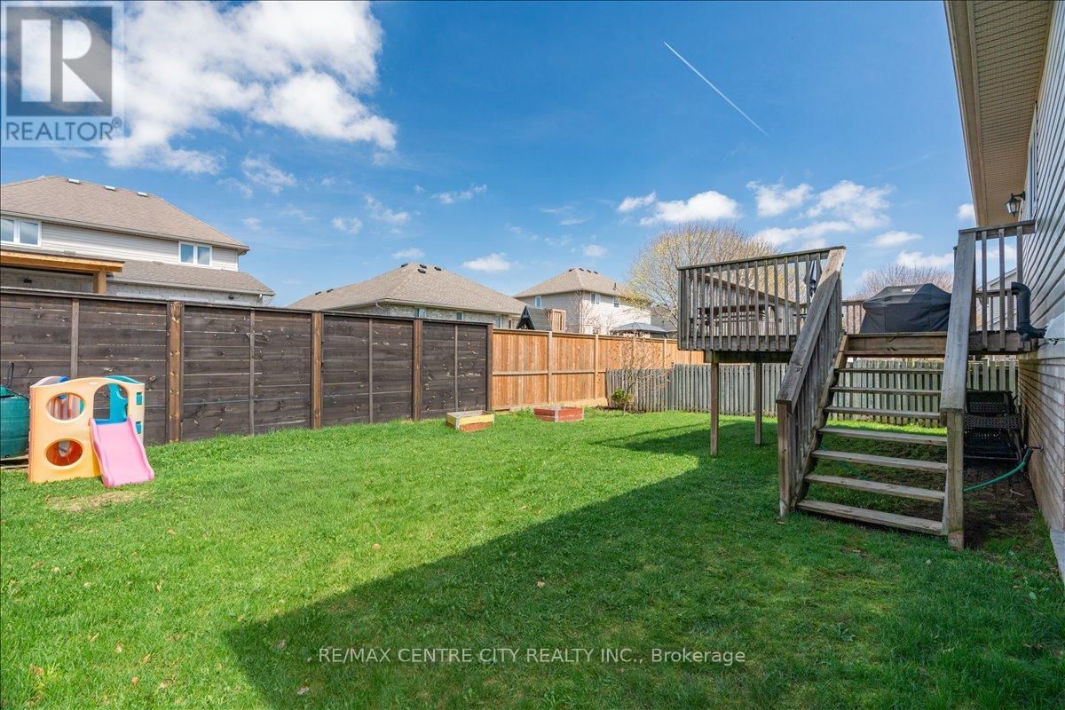 71 MIDDLESEX DRIVE Image 43