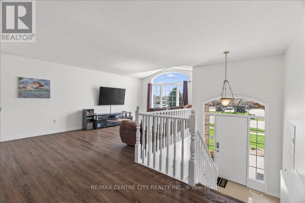 71 MIDDLESEX DRIVE Image 7