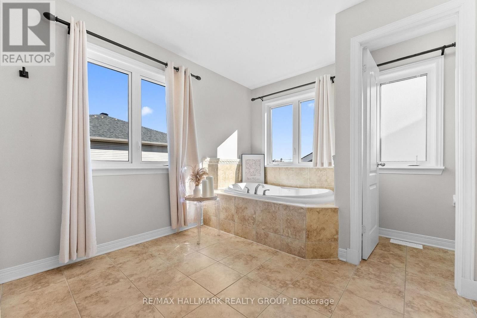 1965 MONTMERE AVENUE Image 32