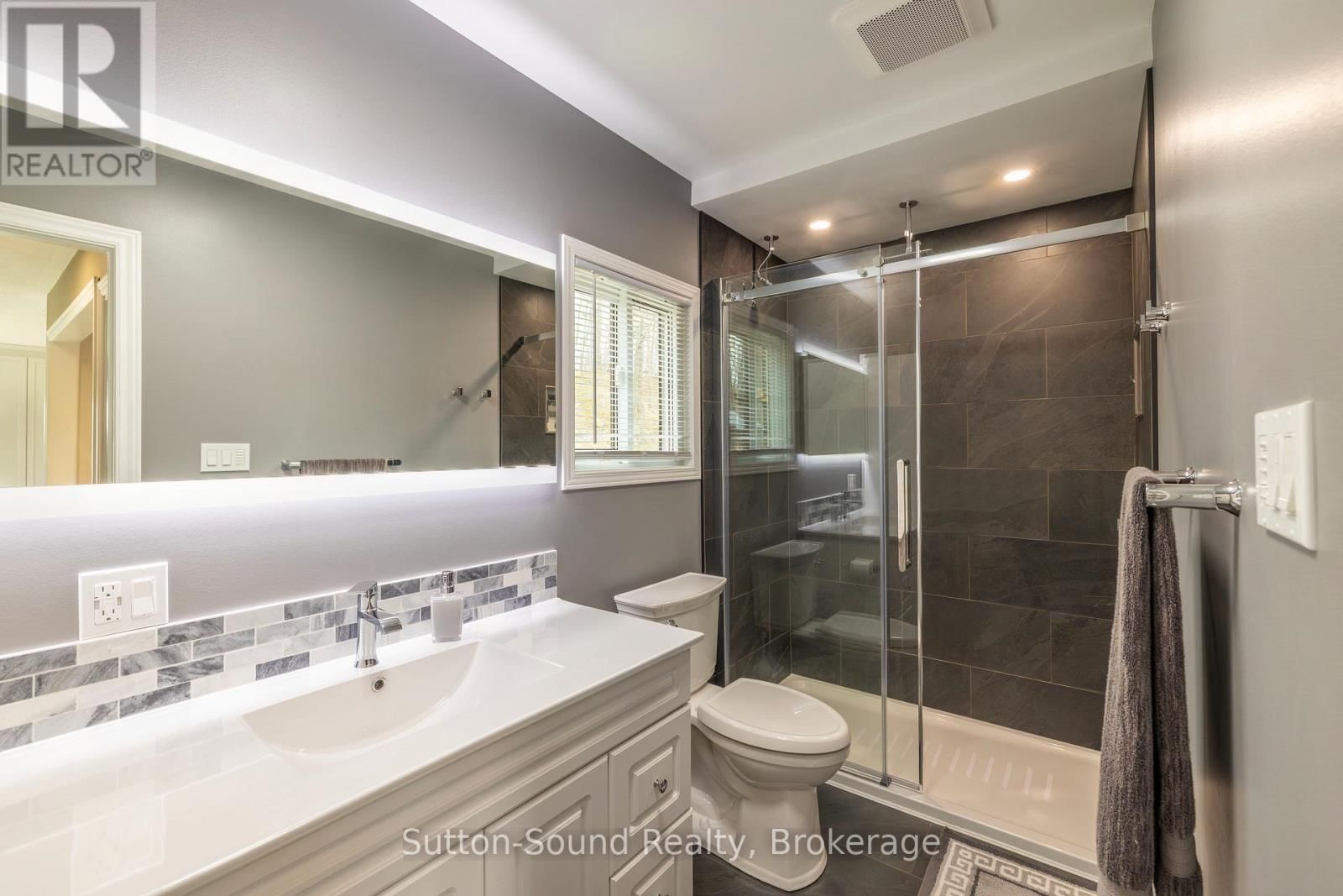 138 MACINTOSH DRIVE Image 16