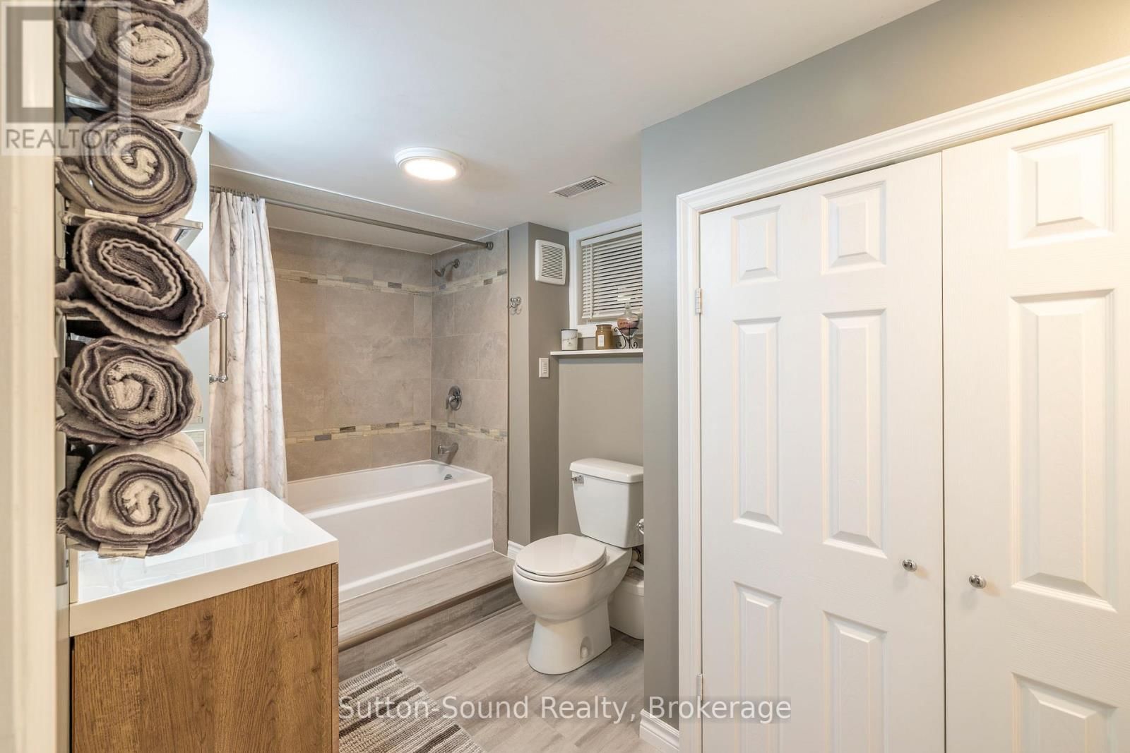 138 MACINTOSH DRIVE Image 23