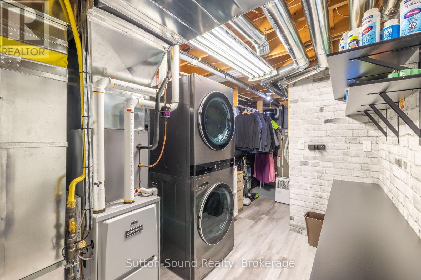 138 MACINTOSH DRIVE Image 25