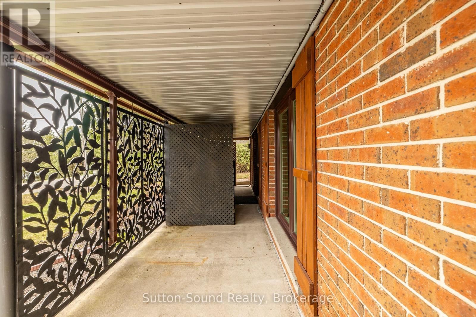 138 MACINTOSH DRIVE Image 30