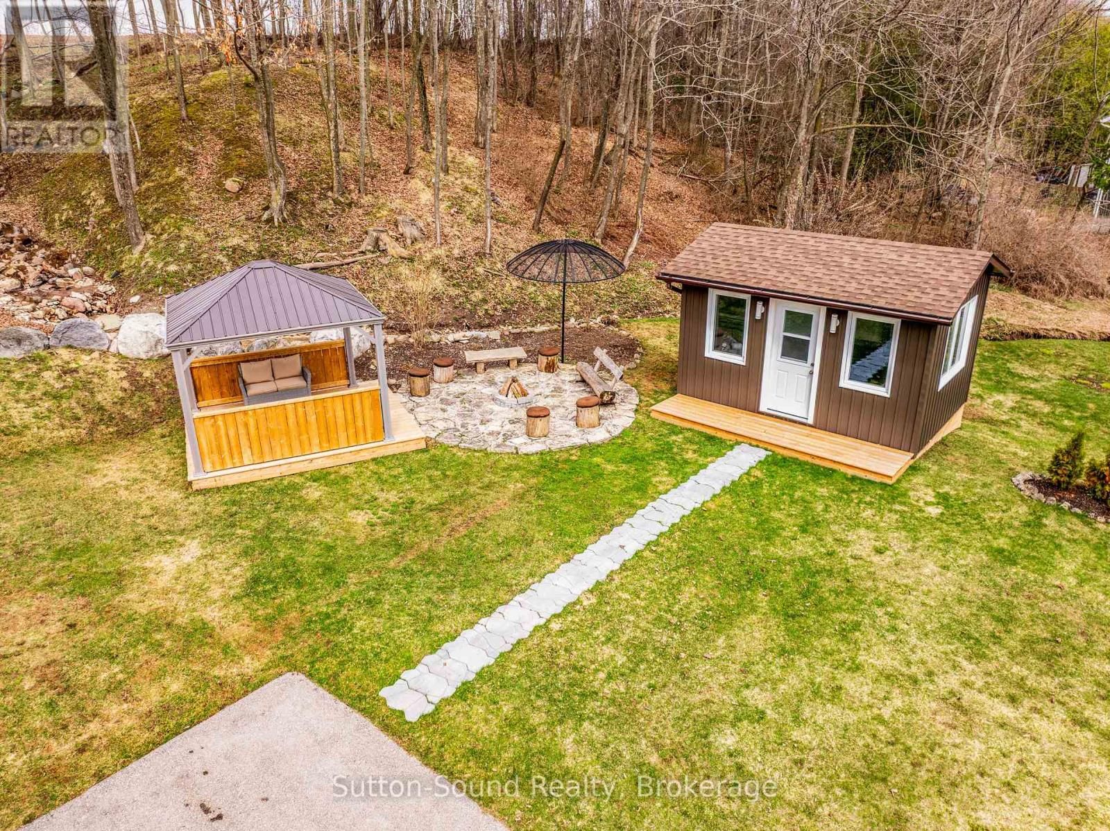 138 MACINTOSH DRIVE Image 38