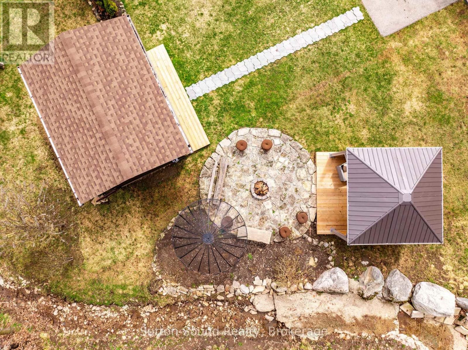 138 MACINTOSH DRIVE Image 39