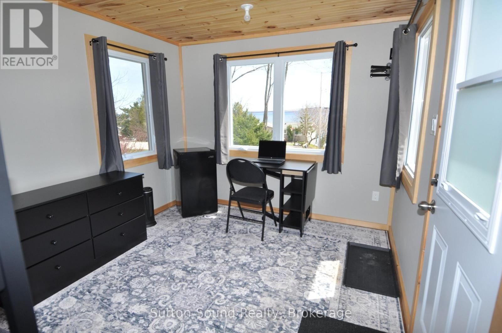 138 MACINTOSH DRIVE Image 43