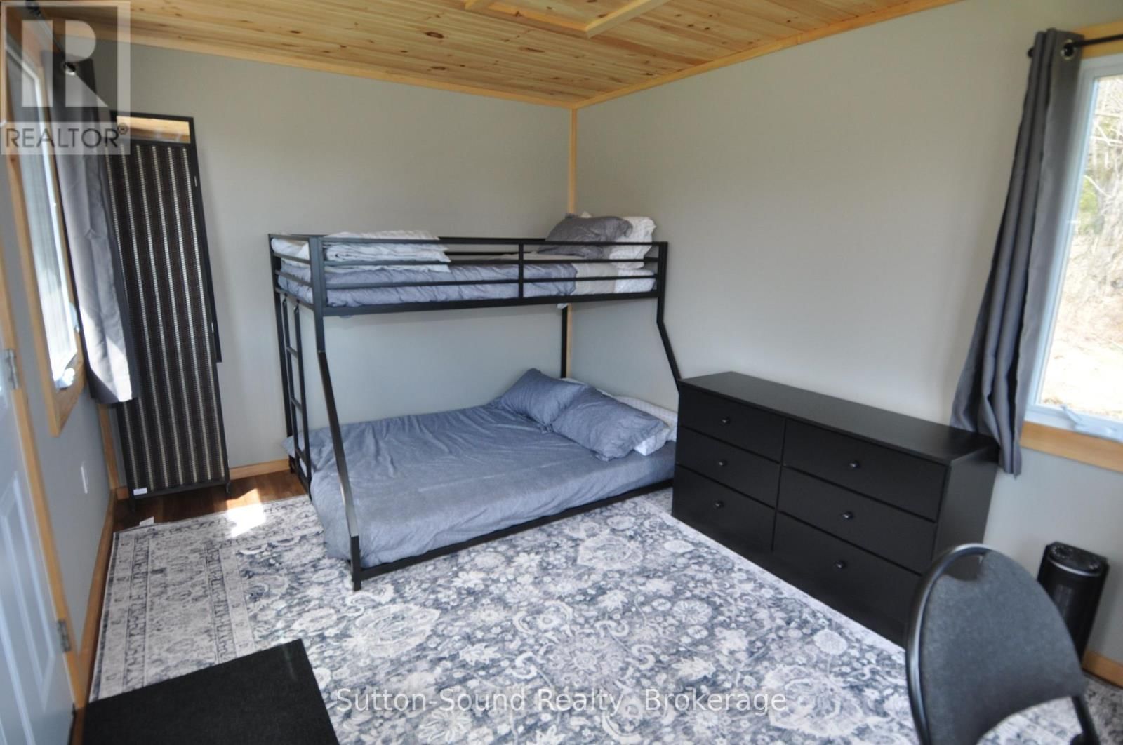 138 MACINTOSH DRIVE Image 44