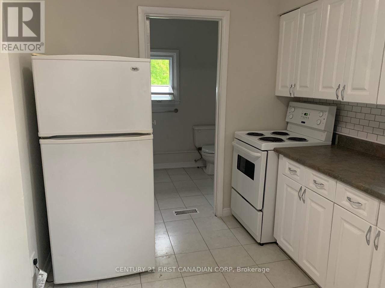 Apt 3 - 359 PRINCESS AVENUE Image 3