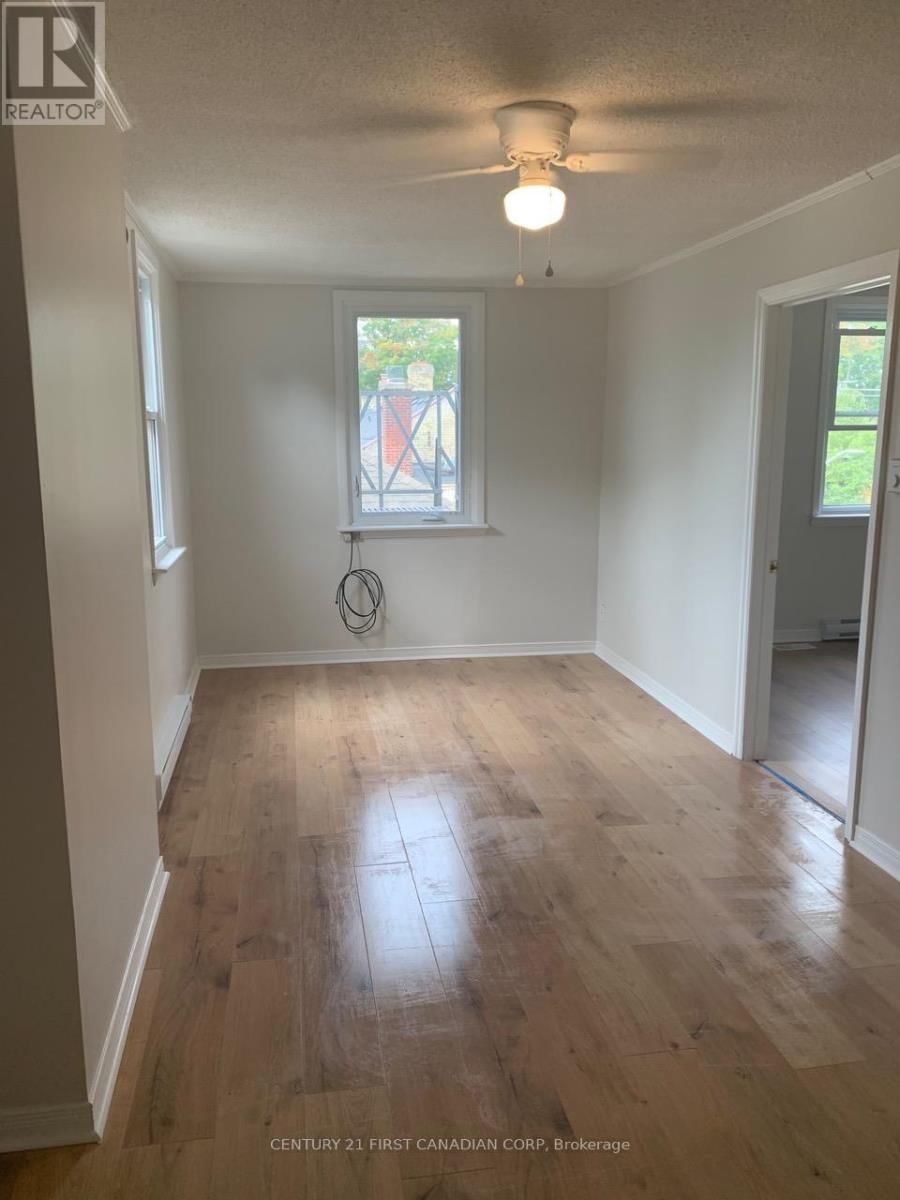 Apt 3 - 359 PRINCESS AVENUE Image 9