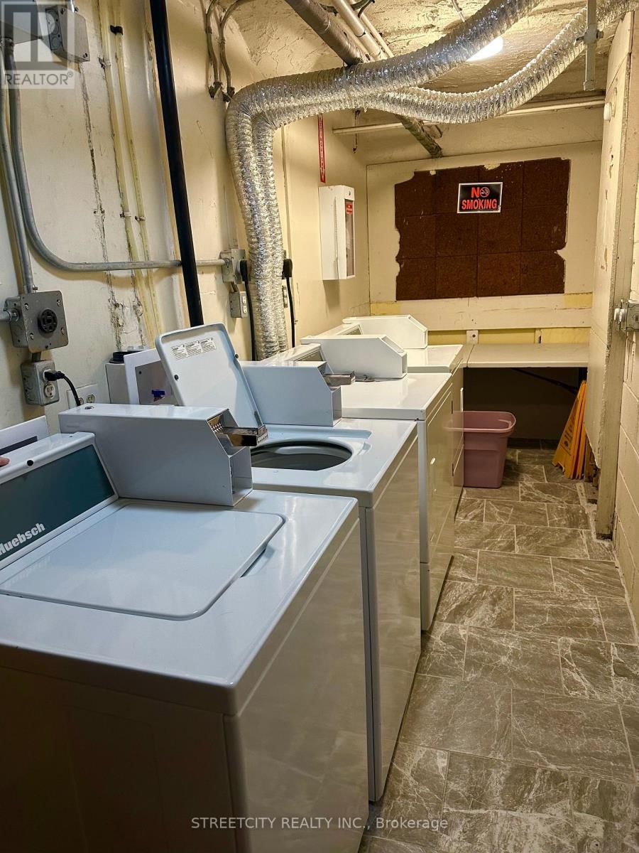 26 - 220 ASHLAND AVENUE EAST Image 10