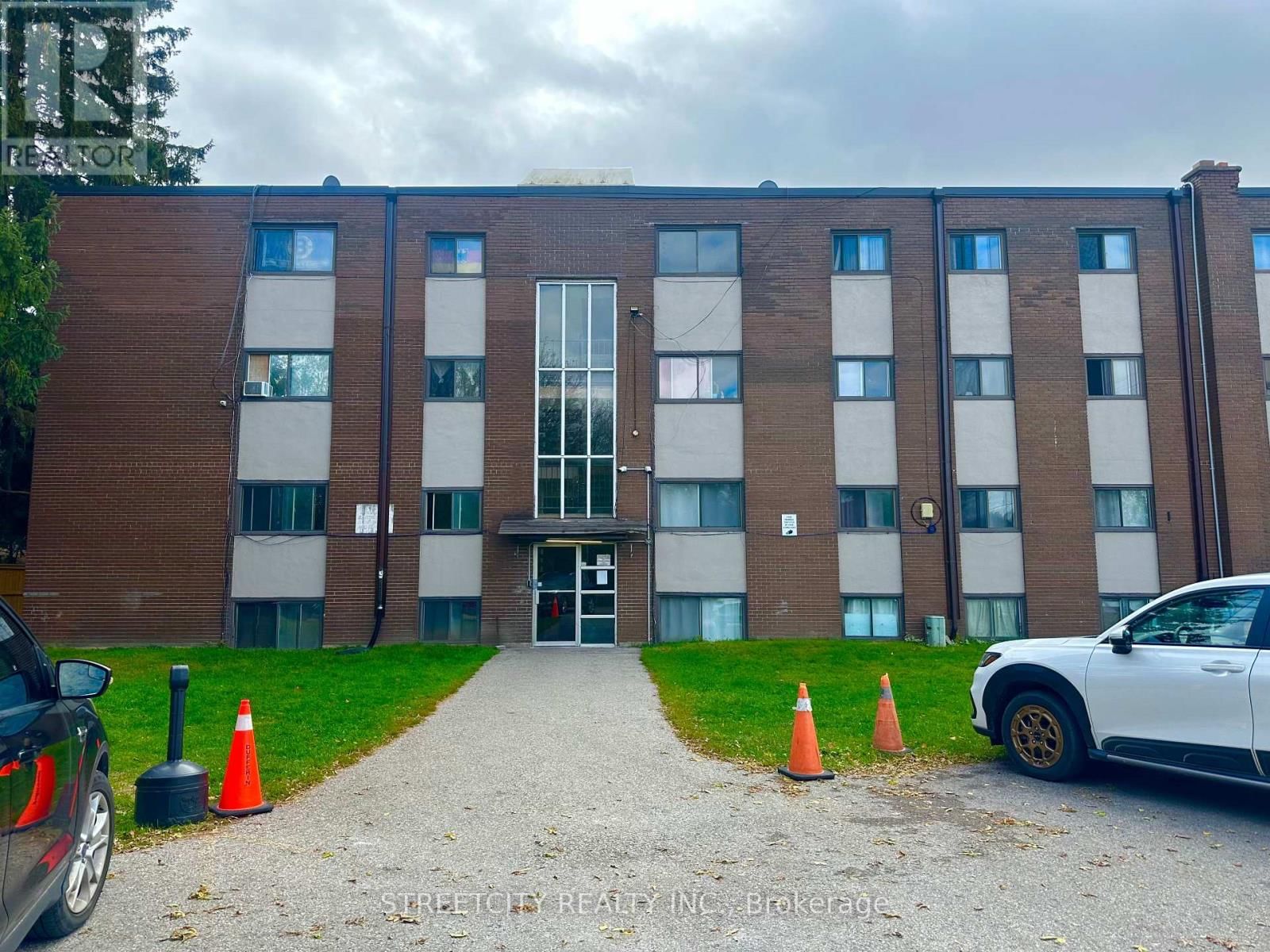 26 - 220 ASHLAND AVENUE EAST Image 12