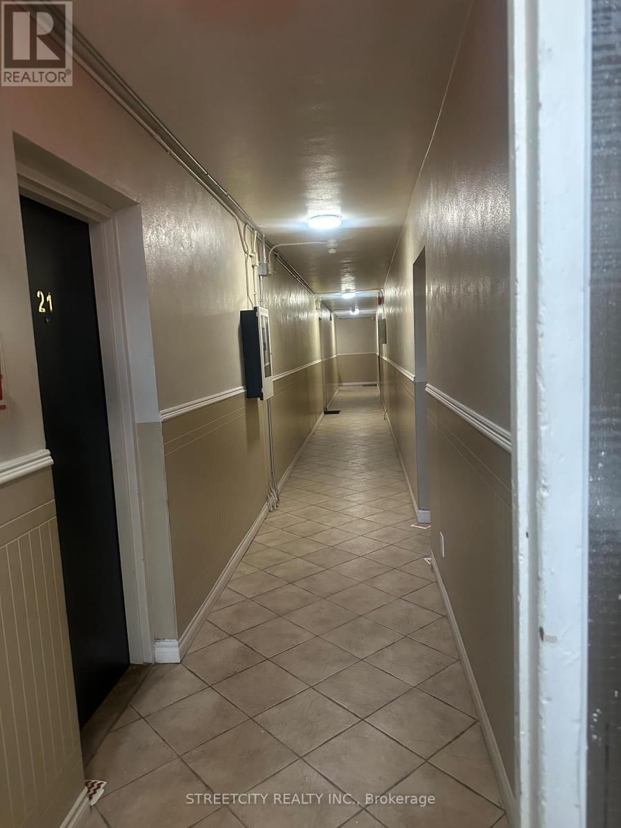 26 - 220 ASHLAND AVENUE EAST Image 3