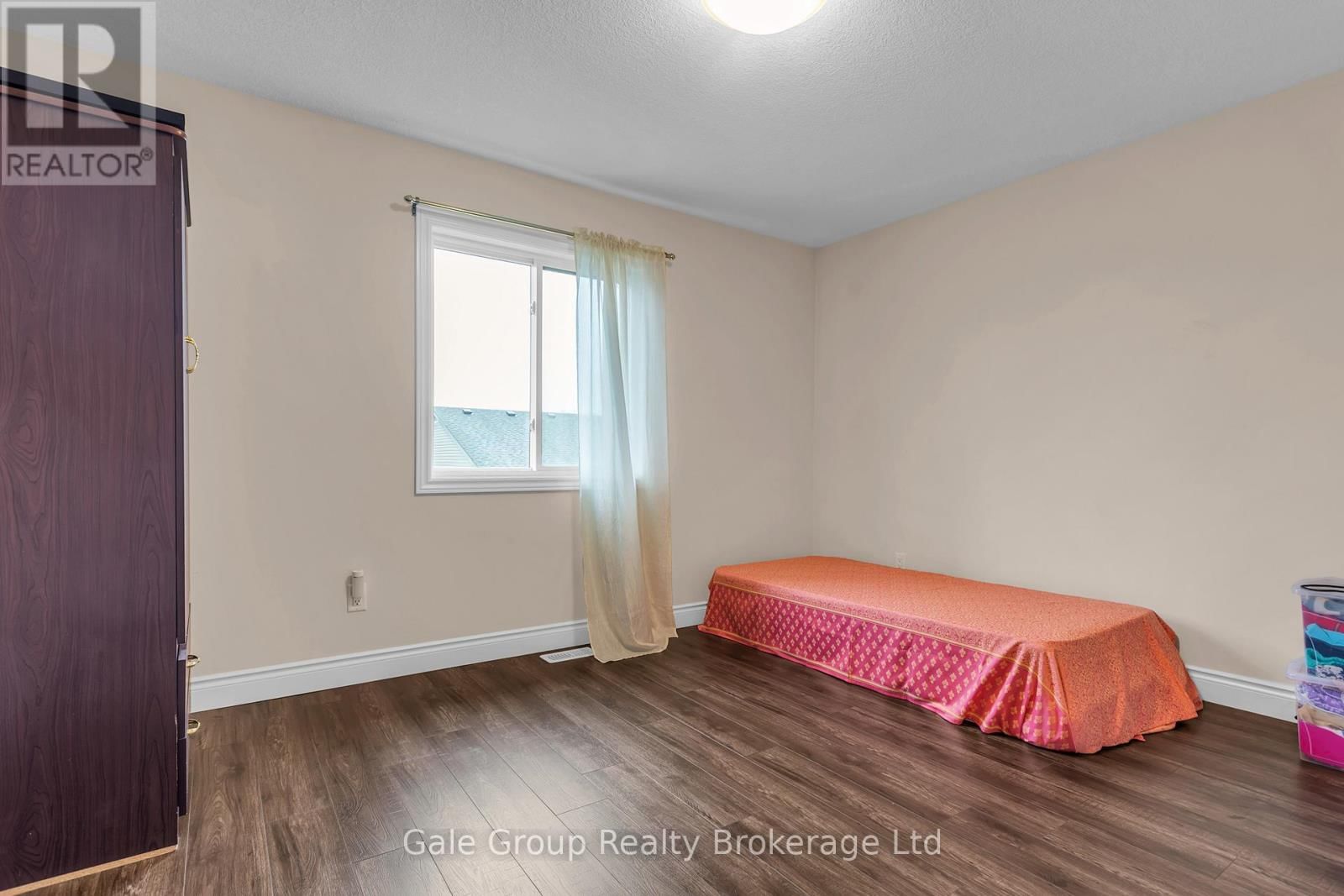 48 CASH CRESCENT Image 22