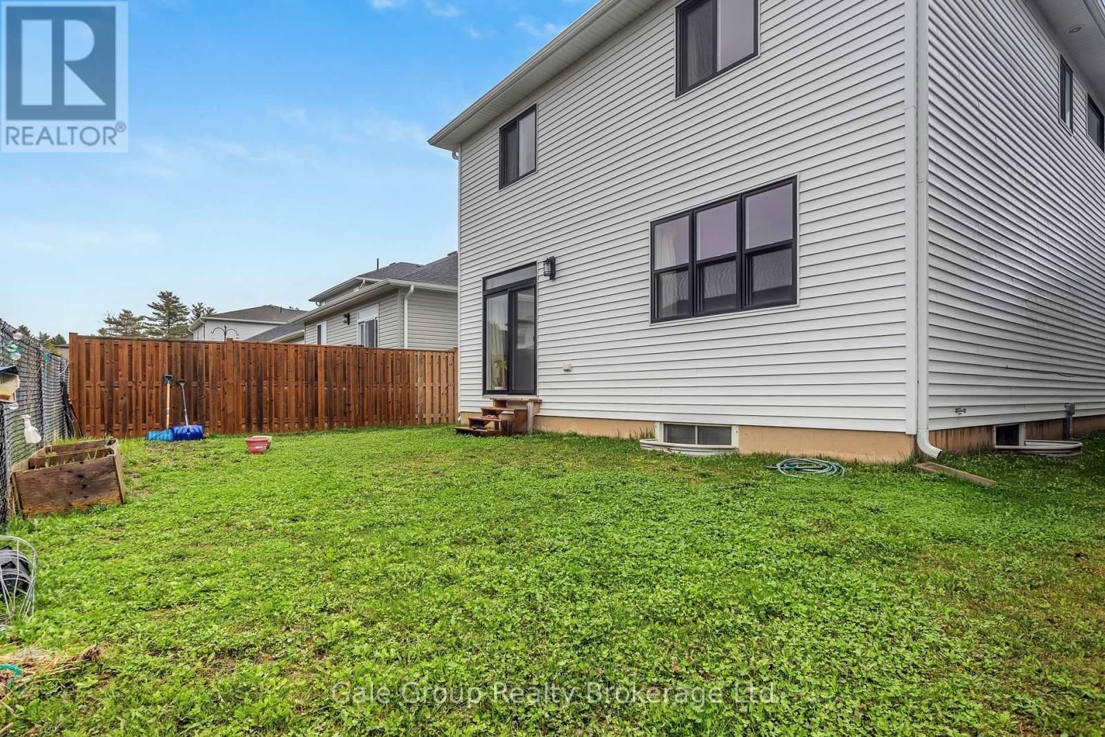 48 CASH CRESCENT Image 31