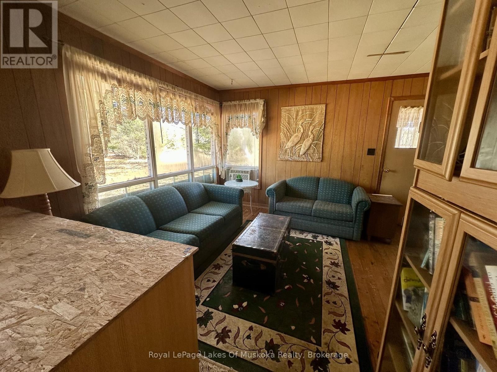 1080 ST. PETER'S ROAD Image 16