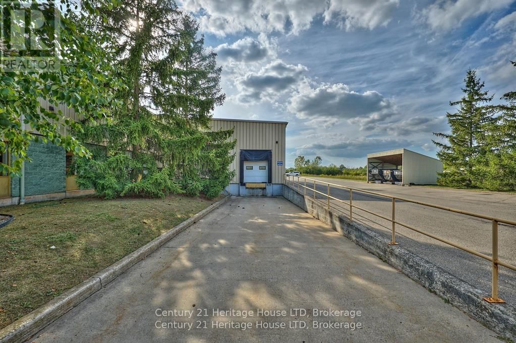 1767 PETTIT ROAD Image 10