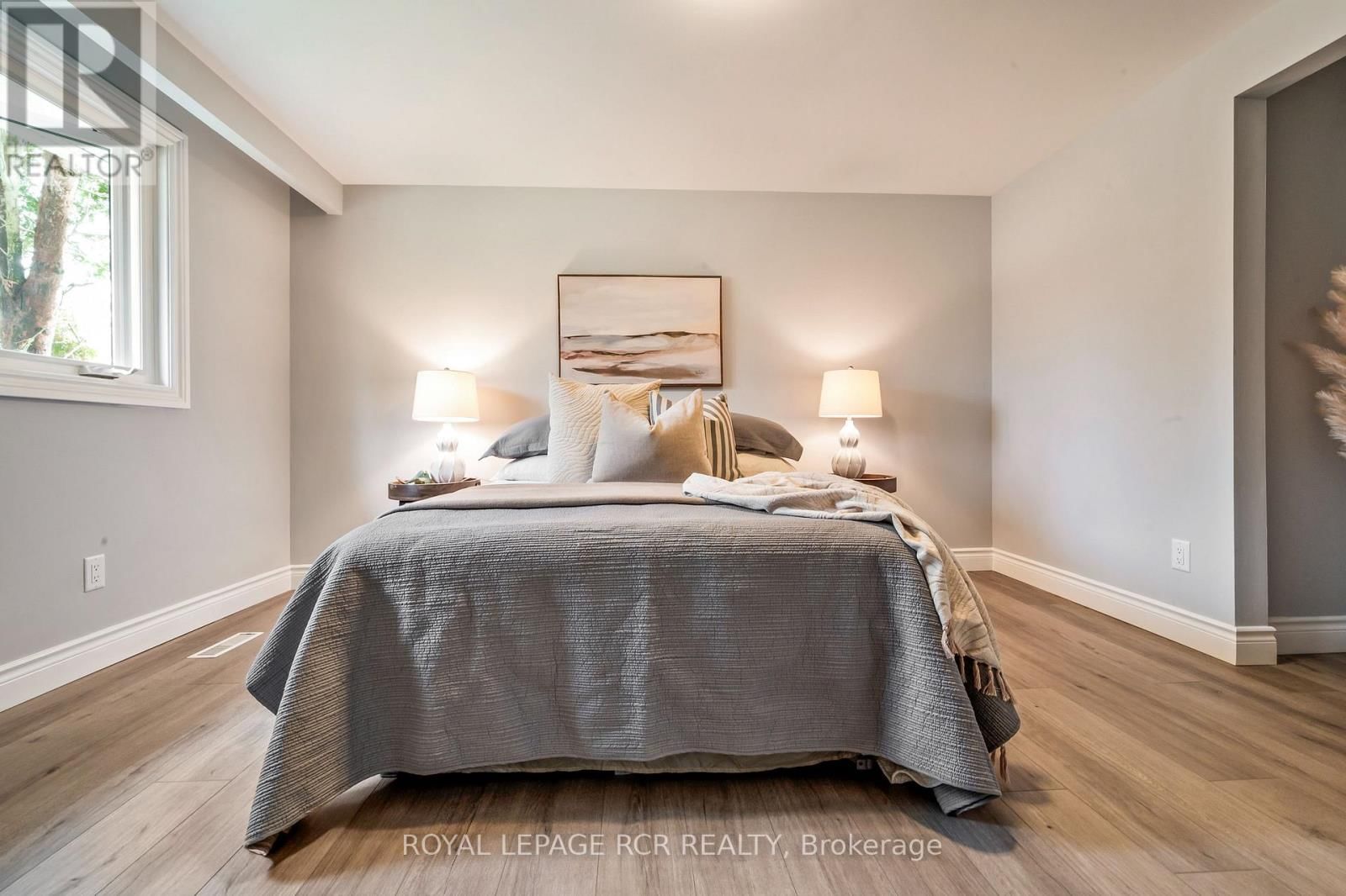 24 RANDY AVENUE Image 17