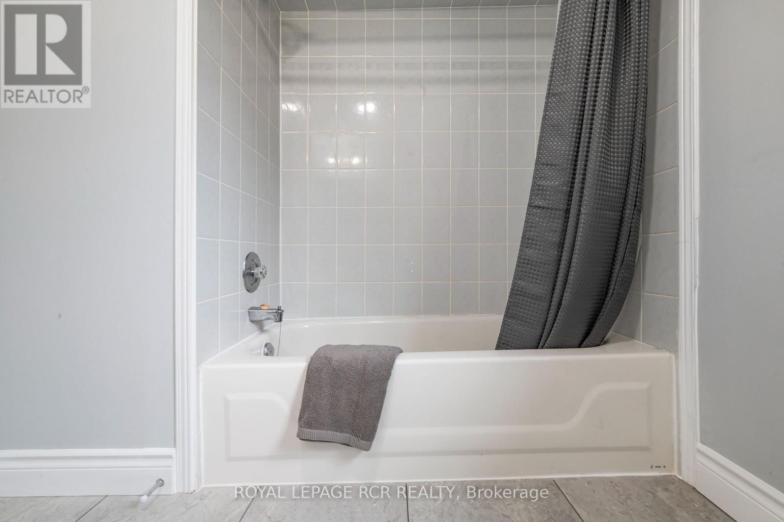 24 RANDY AVENUE Image 22