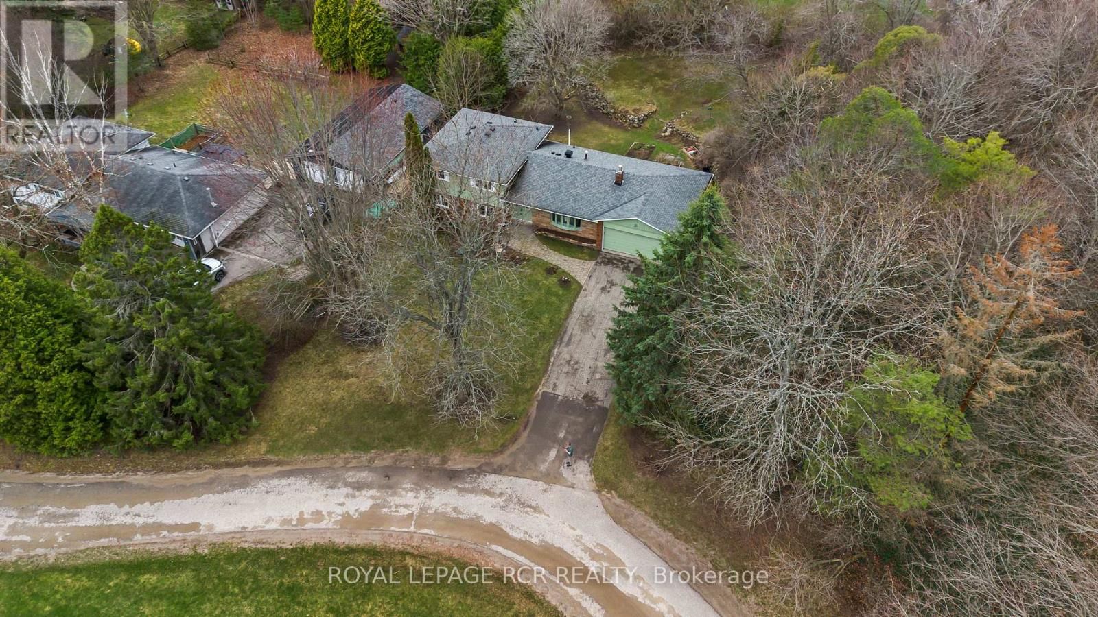 24 RANDY AVENUE Image 33