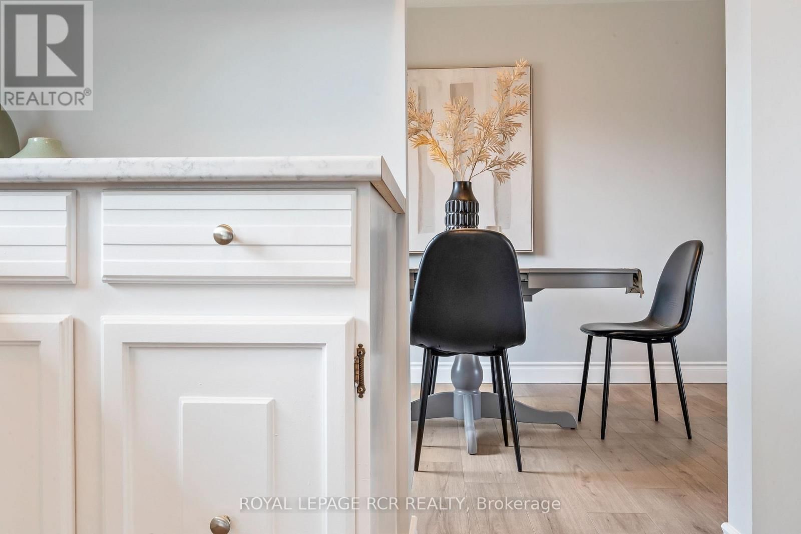 24 RANDY AVENUE Image 7