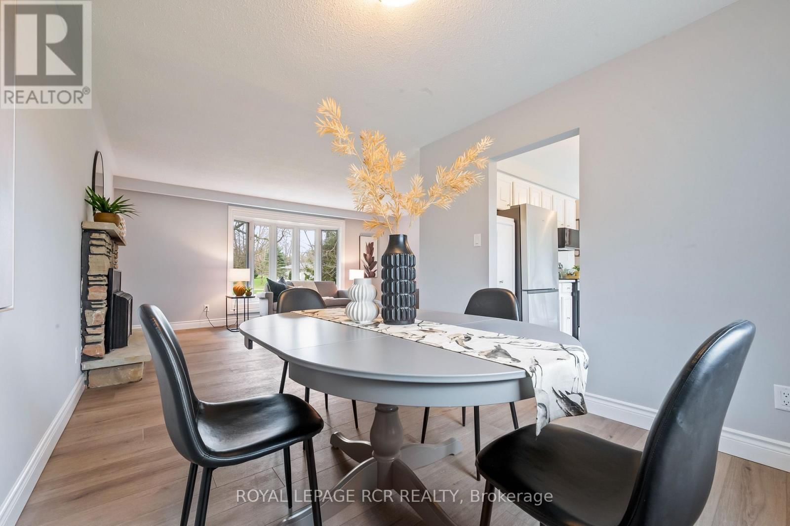 24 RANDY AVENUE Image 9