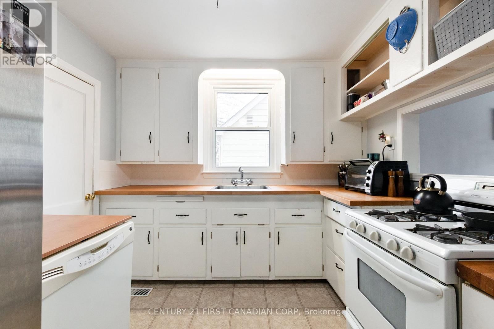 65 FIRST AVENUE Image 13