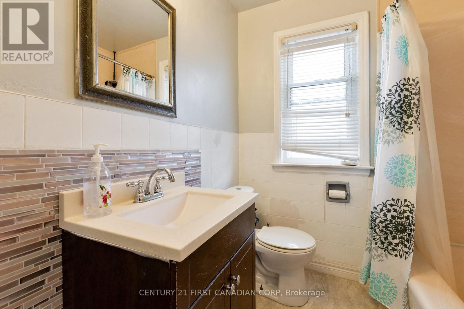 65 FIRST AVENUE Image 14