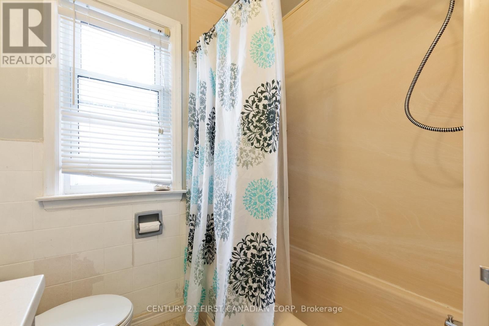 65 FIRST AVENUE Image 15