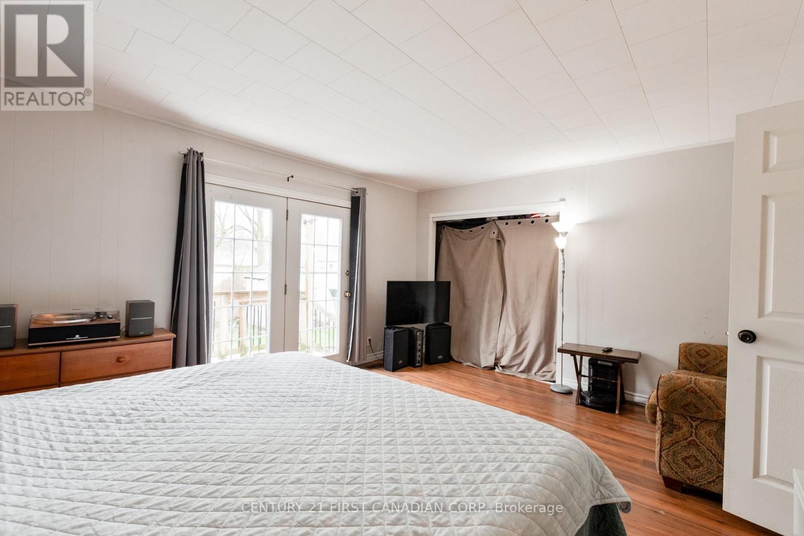 65 FIRST AVENUE Image 18