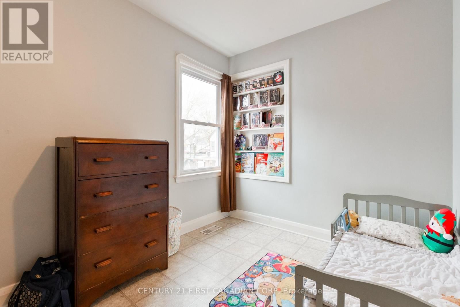 65 FIRST AVENUE Image 19