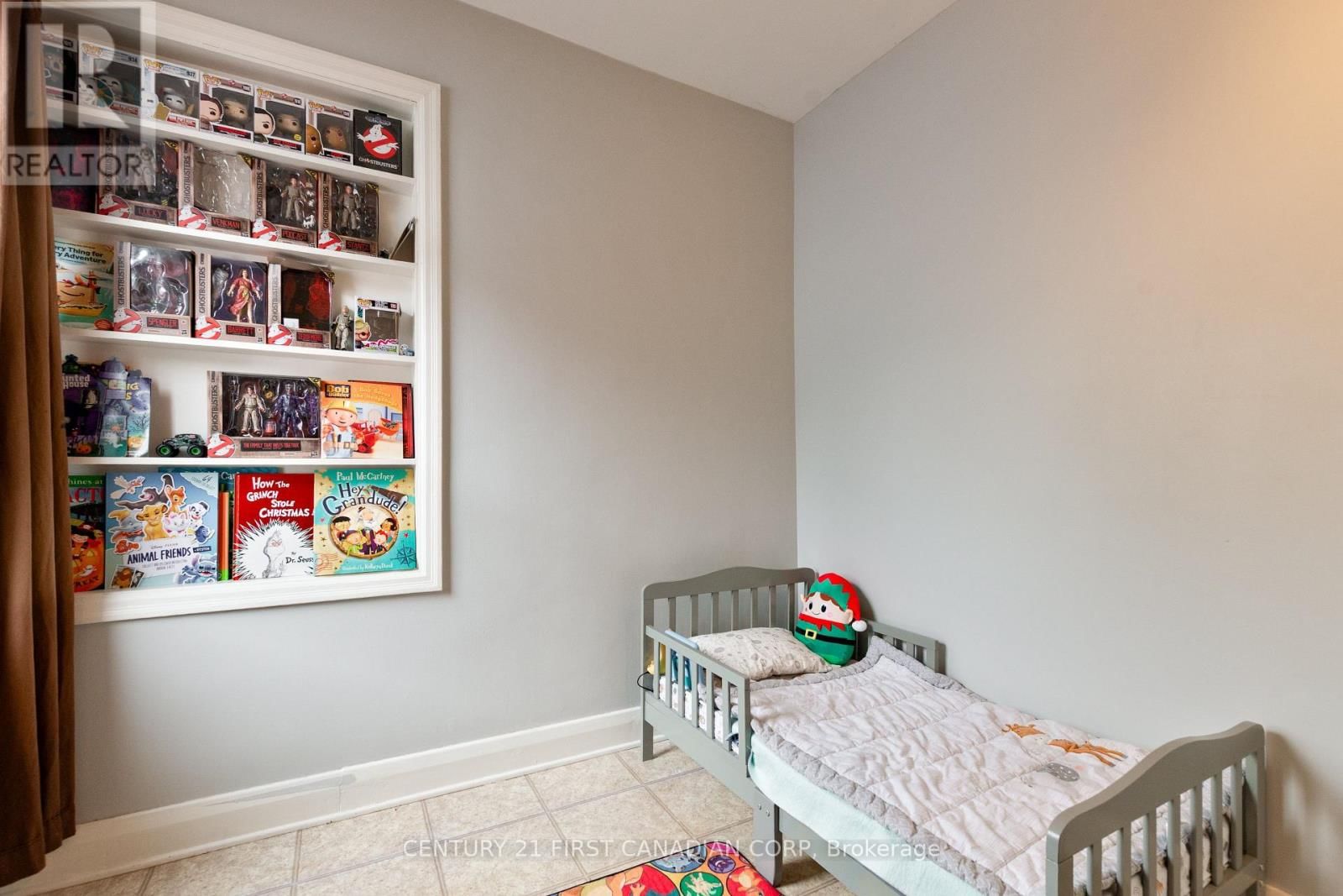 65 FIRST AVENUE Image 20