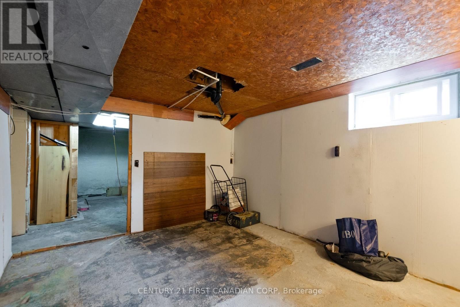 65 FIRST AVENUE Image 27