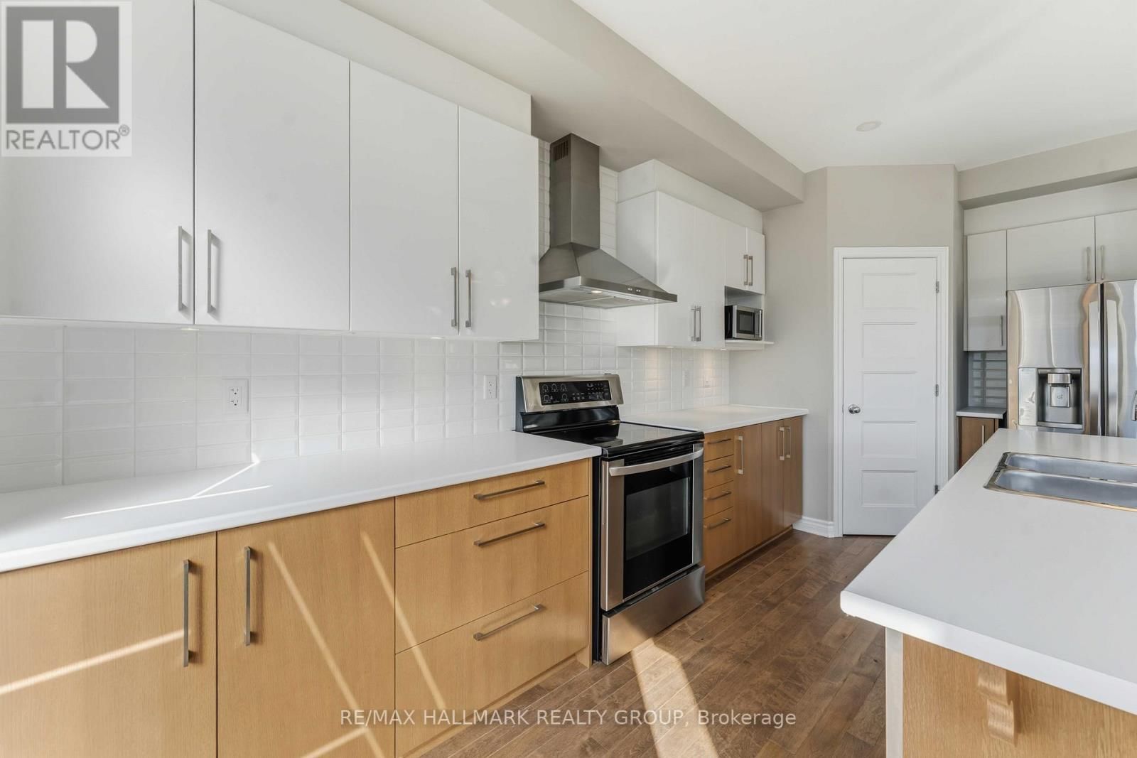 534 HYSSOP STREET Image 10