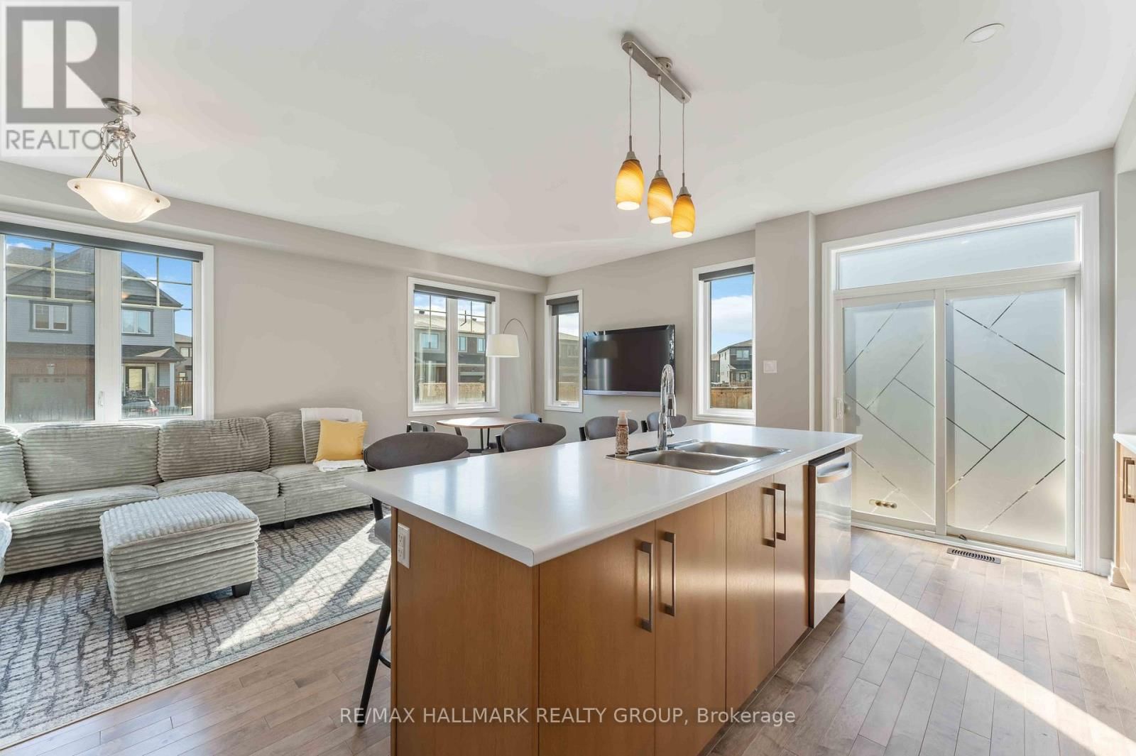 534 HYSSOP STREET Image 11