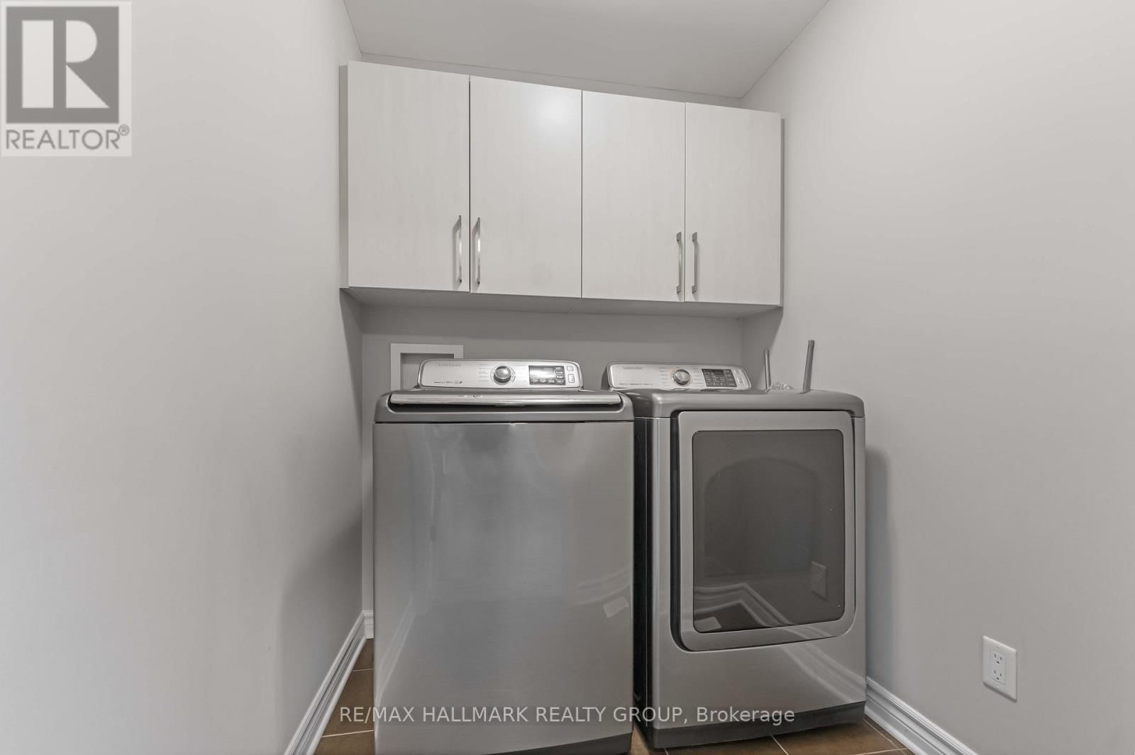 534 HYSSOP STREET Image 25