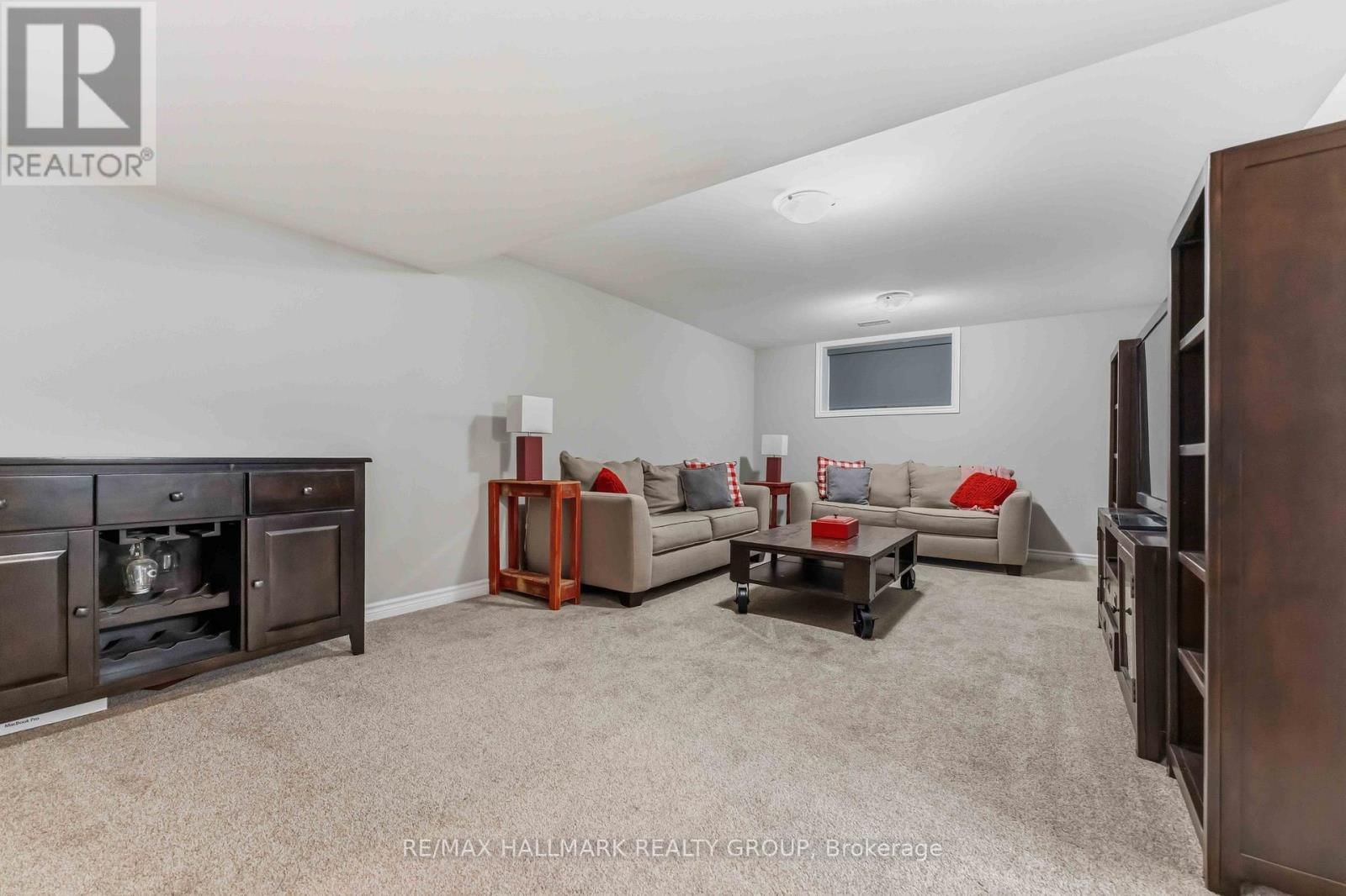 534 HYSSOP STREET Image 26