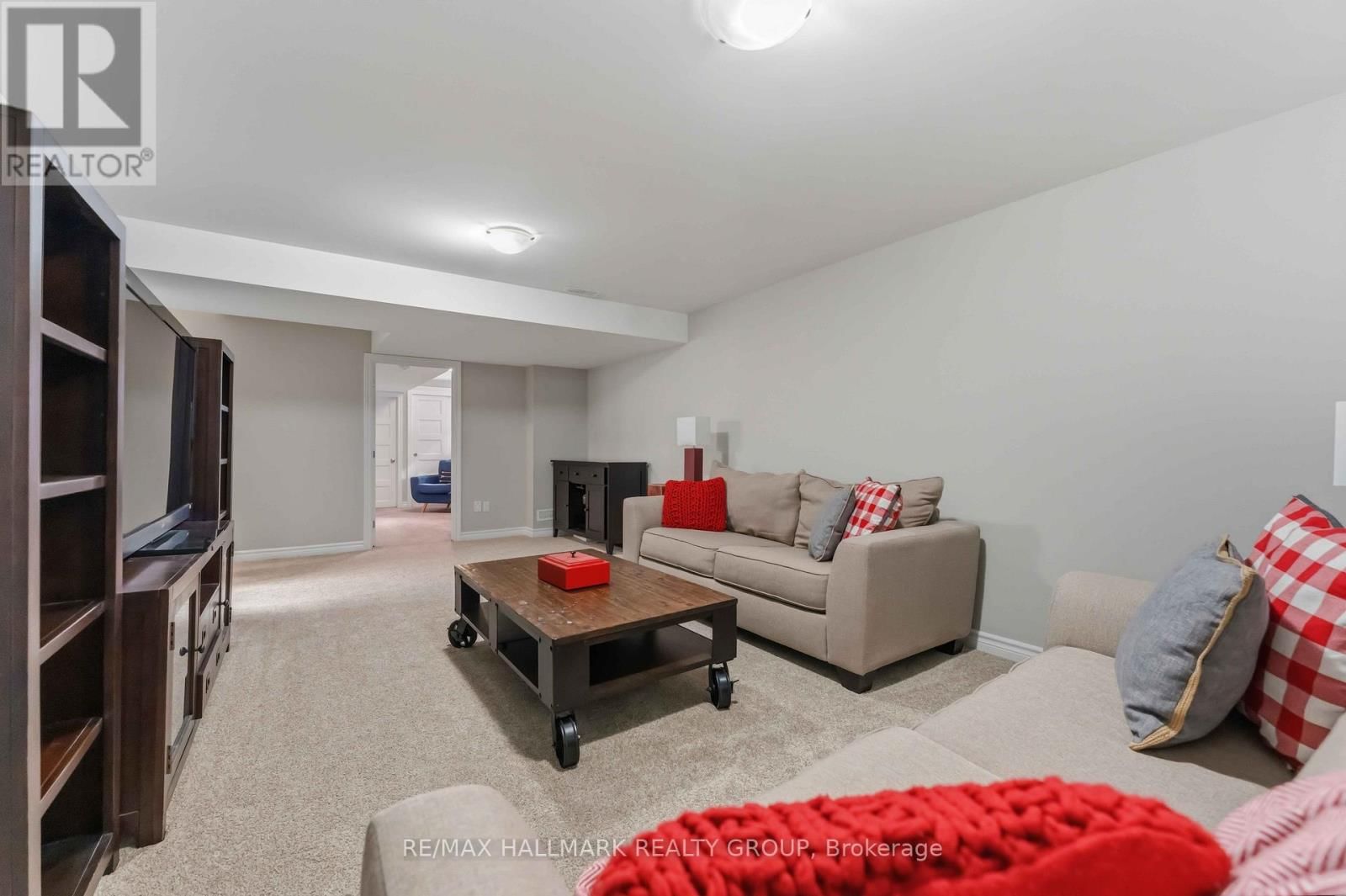 534 HYSSOP STREET Image 28