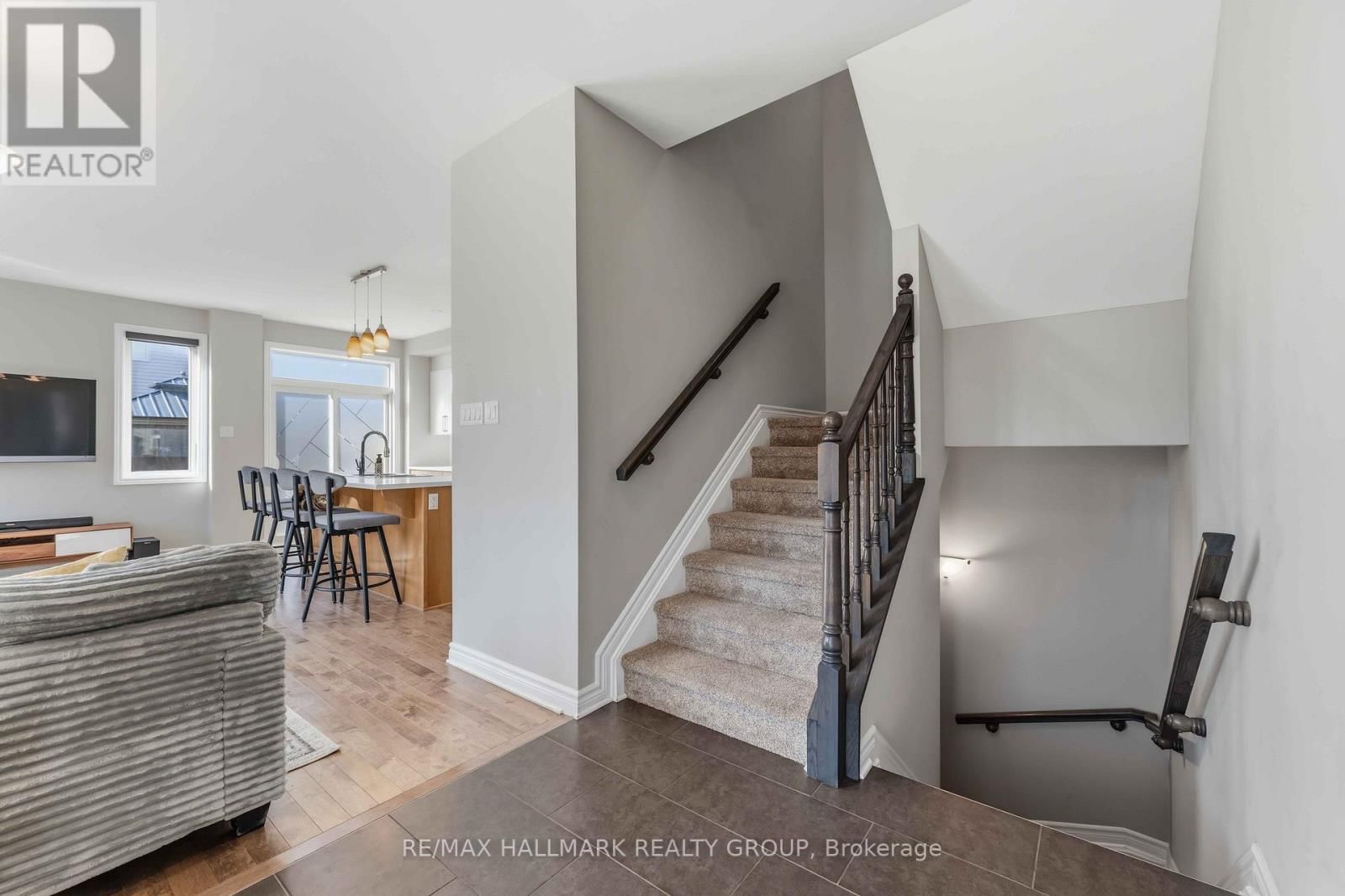 534 HYSSOP STREET Image 5