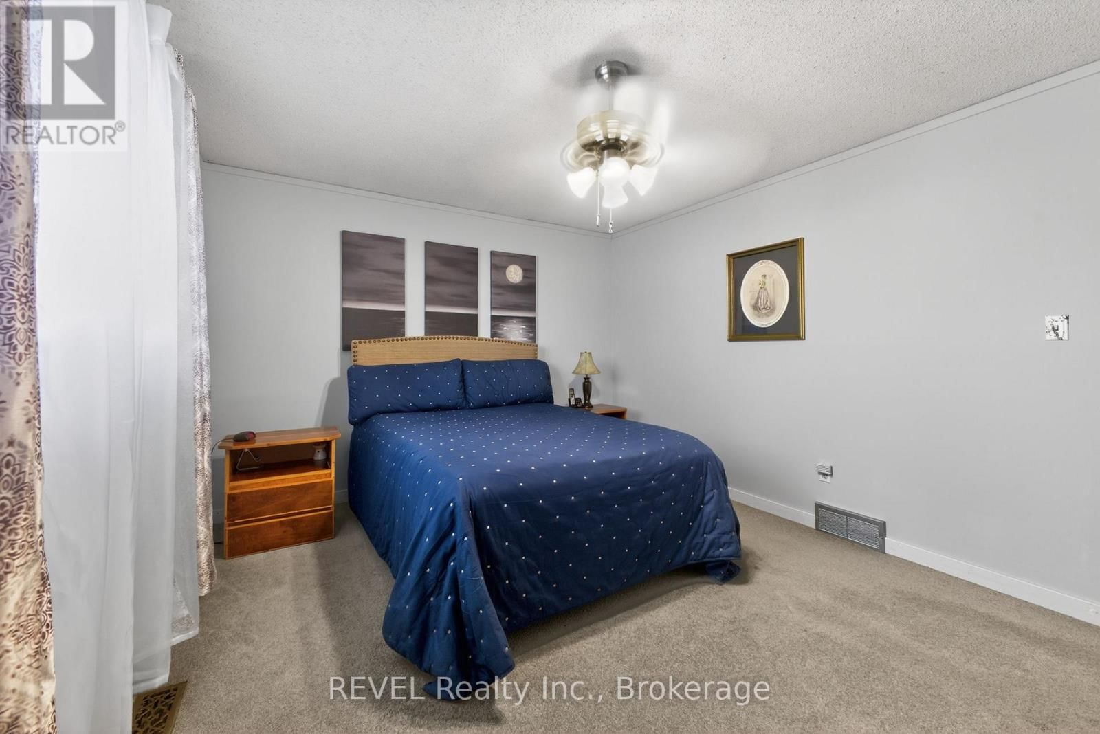 698 DAYTONA DRIVE Image 16