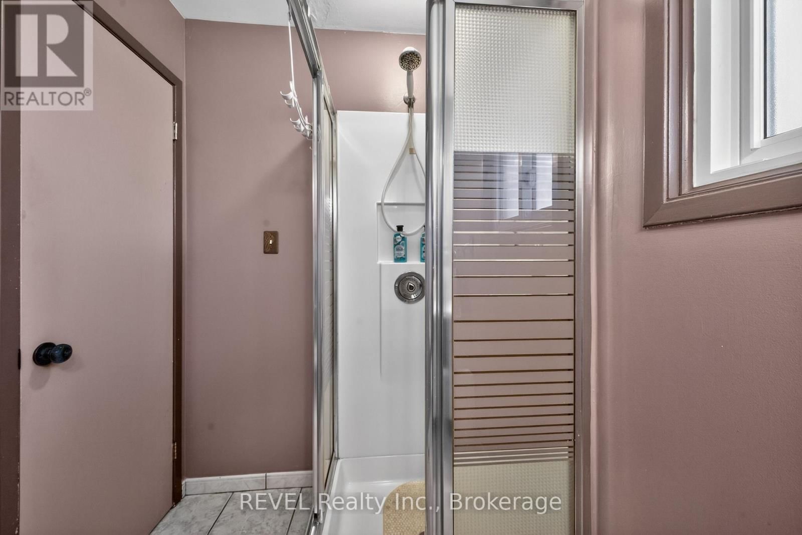 698 DAYTONA DRIVE Image 28