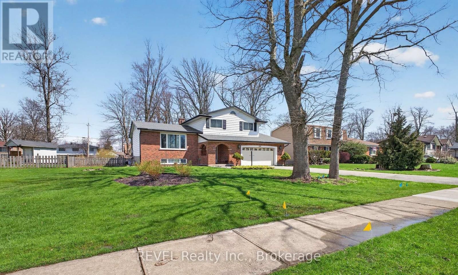 698 DAYTONA DRIVE Image 3