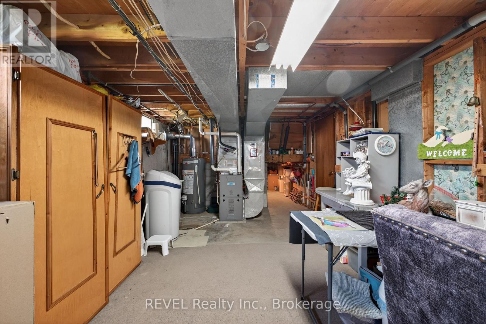 698 DAYTONA DRIVE Image 33