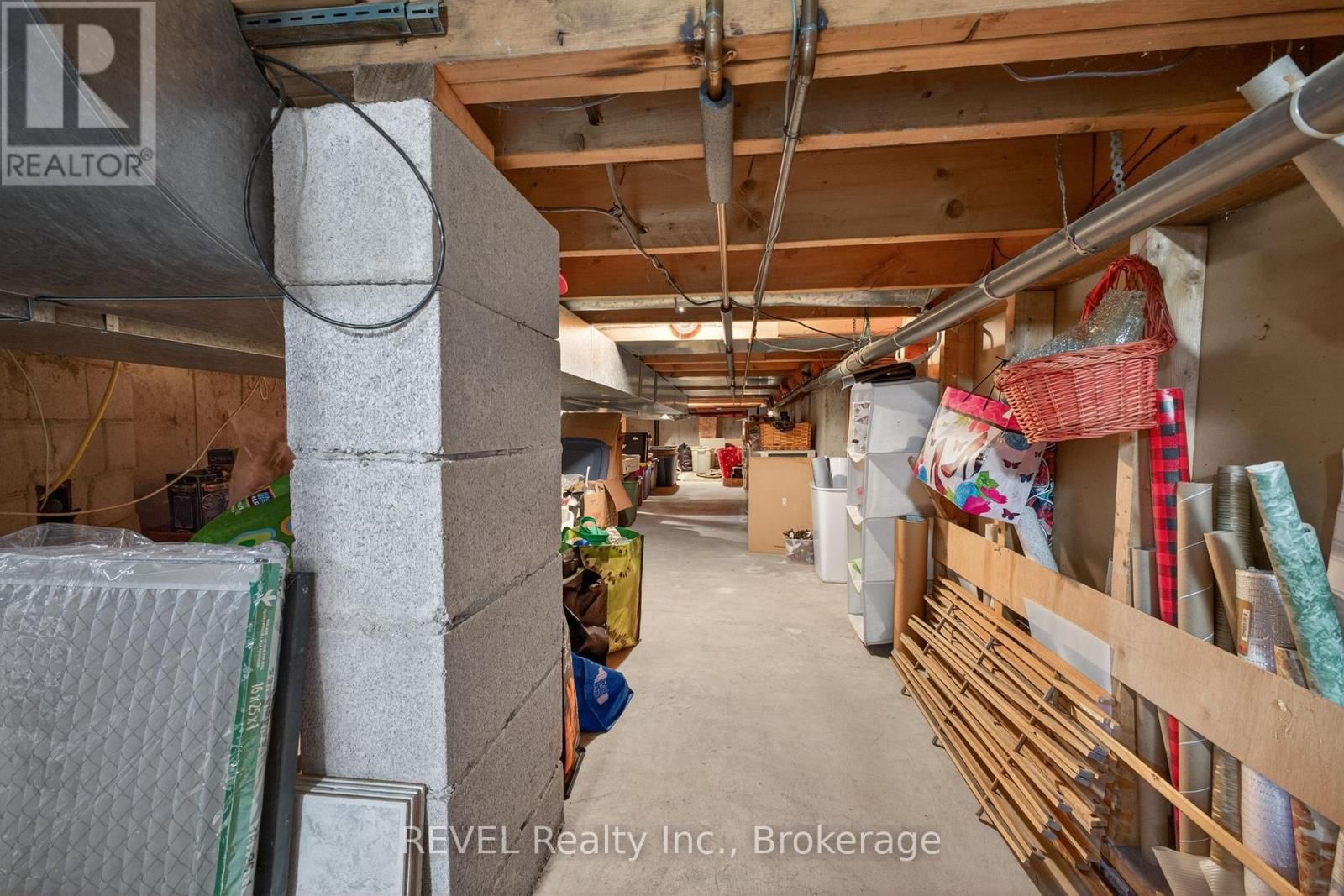 698 DAYTONA DRIVE Image 34