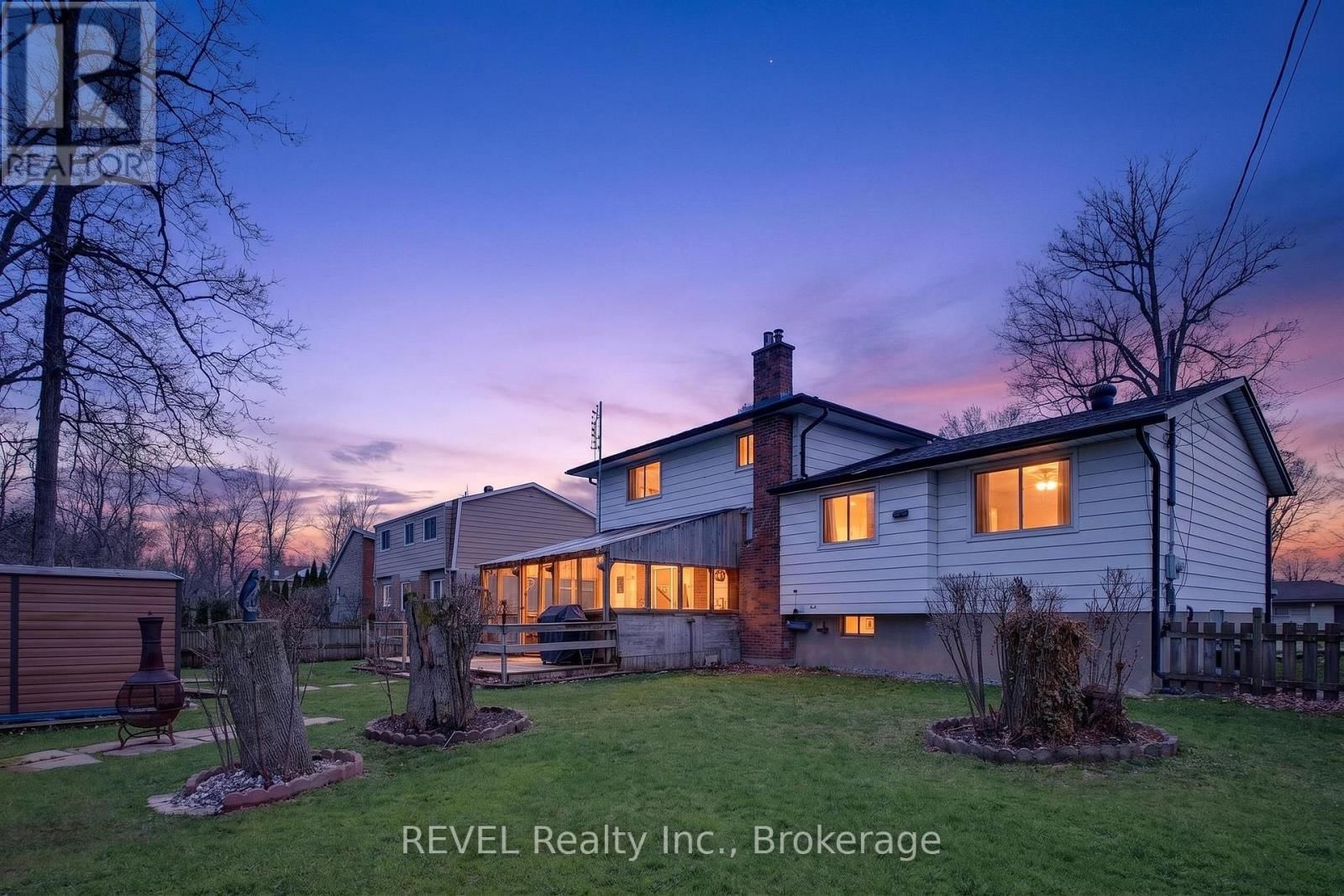 698 DAYTONA DRIVE Image 36